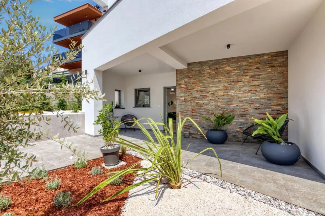 Design Villa M Pula 0*,