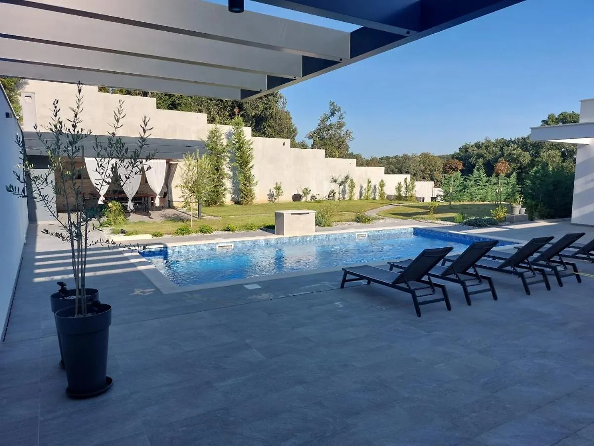 Design Villa M Pula 0*,  Croatia